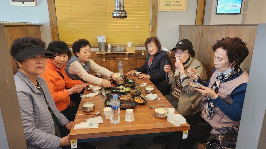 호도밥상 내부2.jpg