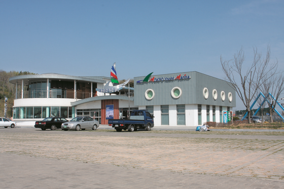 요트_마리너_클럽하우스_(2011년).png