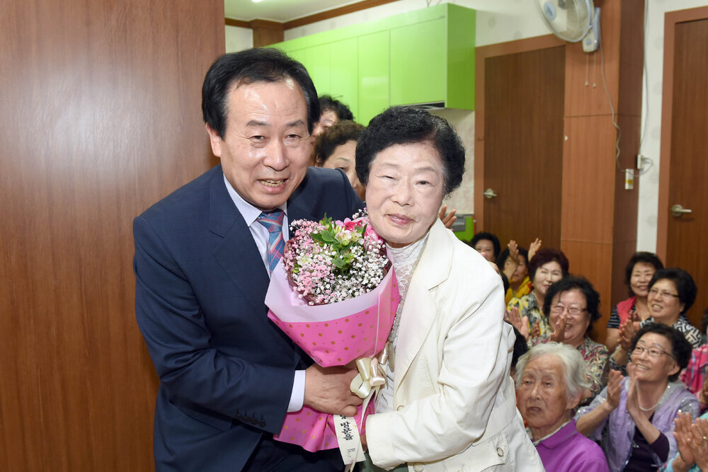 찿아가는소통의날경로당방문01(2017,5,23,기왓골경로당).jpg