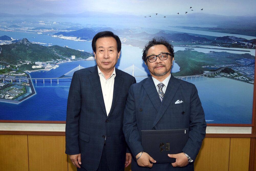 목포시문화예술진흥기금운용심의위원회위원위촉장수여09(2017,6,5,시장실).jpg