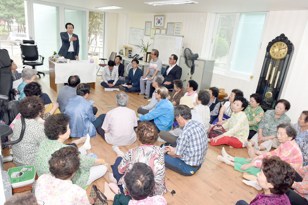 찿아가는소통의날경로당방문05(2017,6,26,우성아파트경로당).jpg