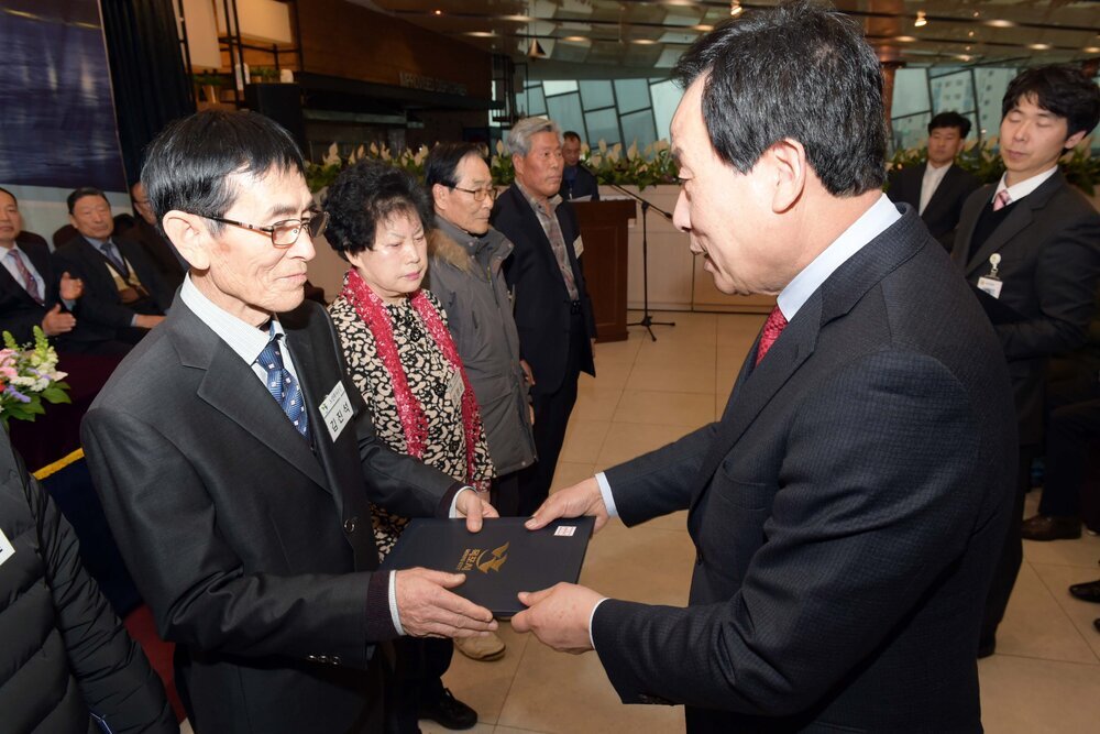 박홍률 목포시장 노인복지 유공자 시상.