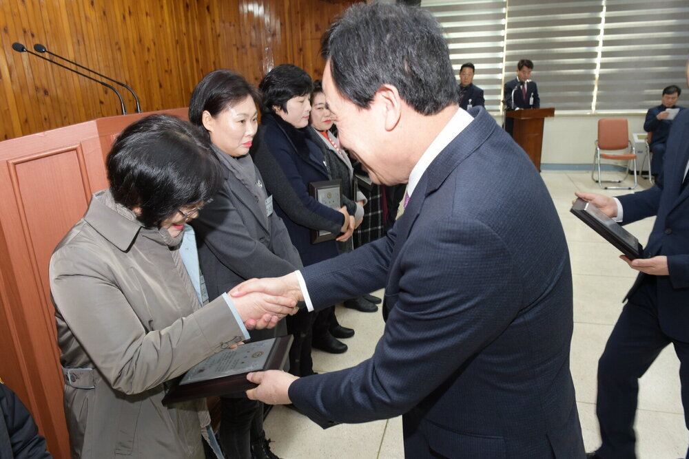 박홍률 목포시장 시정유공자 시상.
