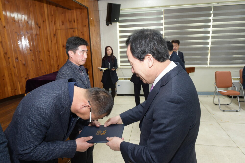 박홍률 목포시장 시정유공자 시상.
