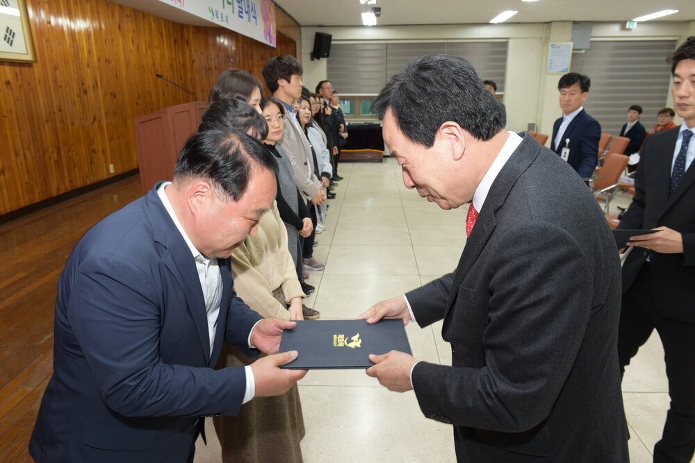 박홍률 목포시장 위촉장 수여.