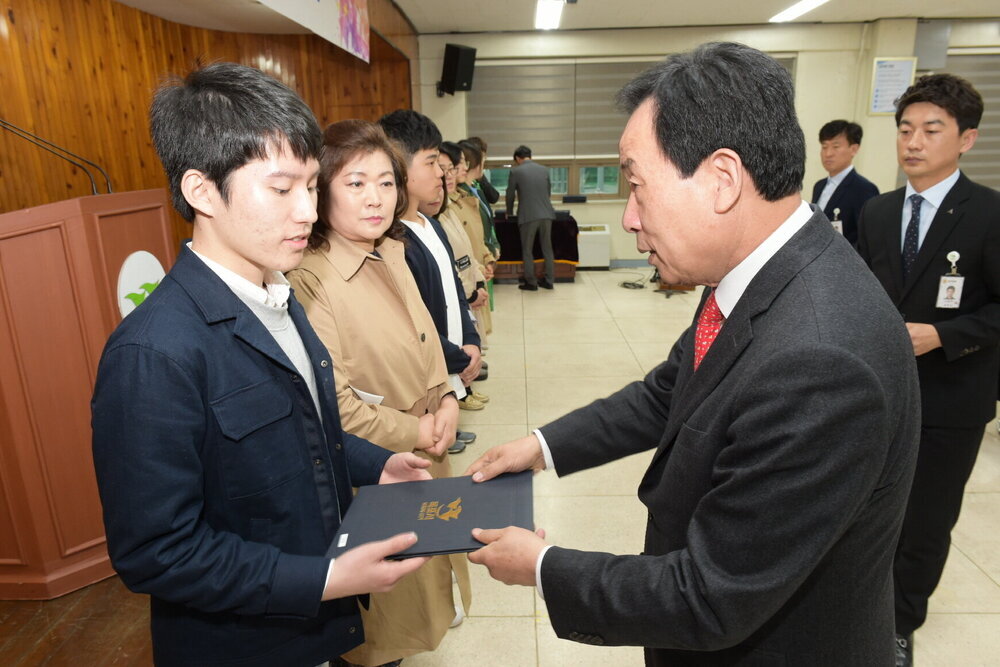 박홍률 목포시장 위촉장 수여.