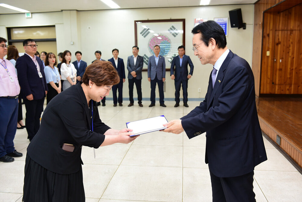  2019년도 하반기 4급이하 정기인사  임용장 교부