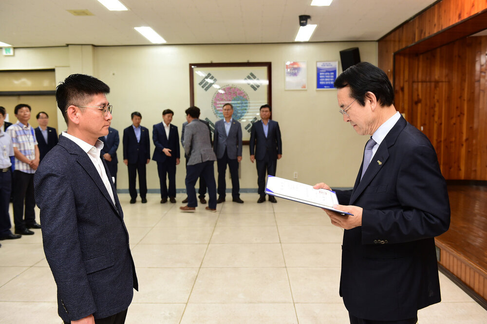  2019년도 하반기 4급이하 정기인사  임용장 교부