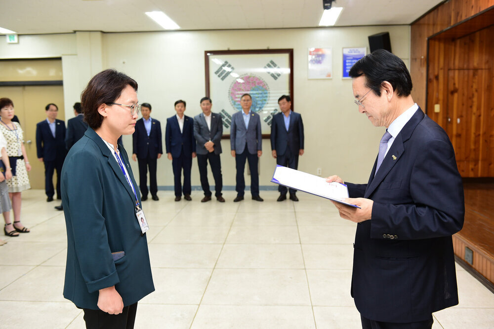  2019년도 하반기 4급이하 정기인사  임용장 교부
