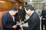박홍률 목포시장 시정유공 시민 및 공무원 시상.